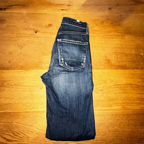 Citizens of Humanity high rise rocket distressed jeans. - Picture 5 of 6